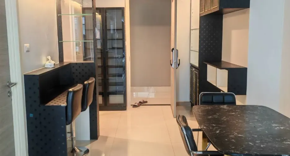 À louer 1 chambre condo à Yan Nawa, Bangkok