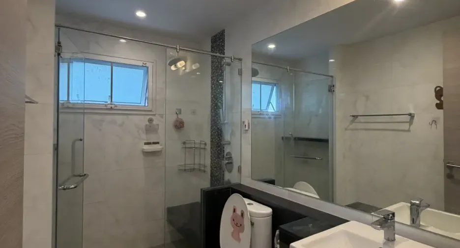 À louer 1 chambre condo à Yan Nawa, Bangkok