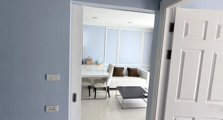 Wohnung zur Miete mit 1 Zimmer in Bang Rak, Bangkok