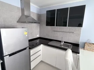 Wohnung zur Miete mit 1 Zimmer in Bang Rak, Bangkok