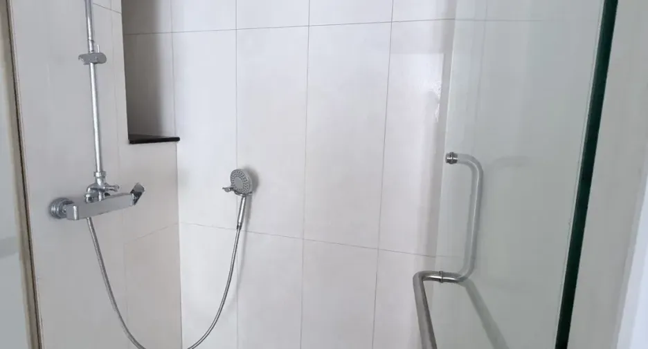 Wohnung zur Miete mit 1 Zimmer in Bang Rak, Bangkok