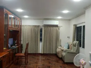 À vendre 4 chambres maison à Taling Chan, Bangkok