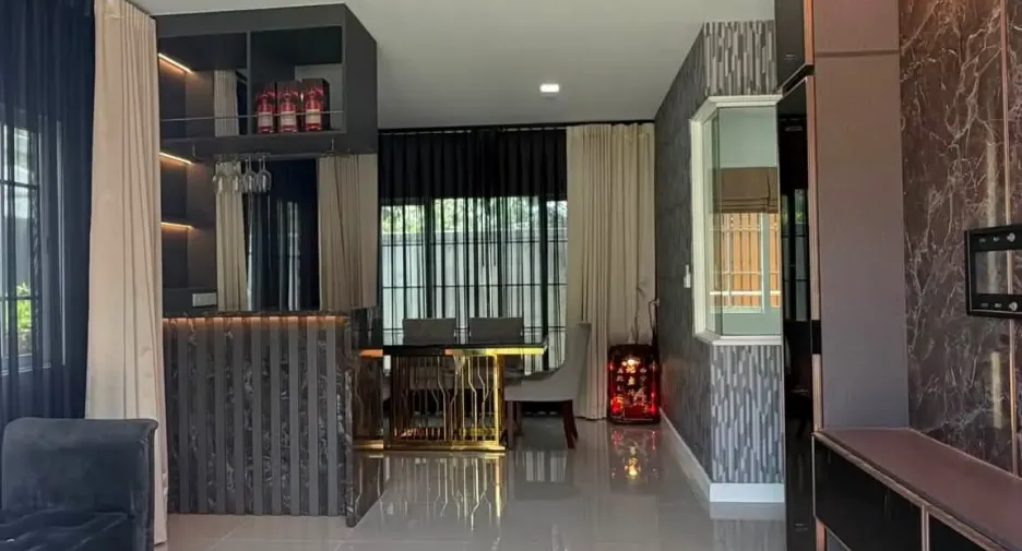For sale 4 bedrooms house in Bang Khae, Bangkok