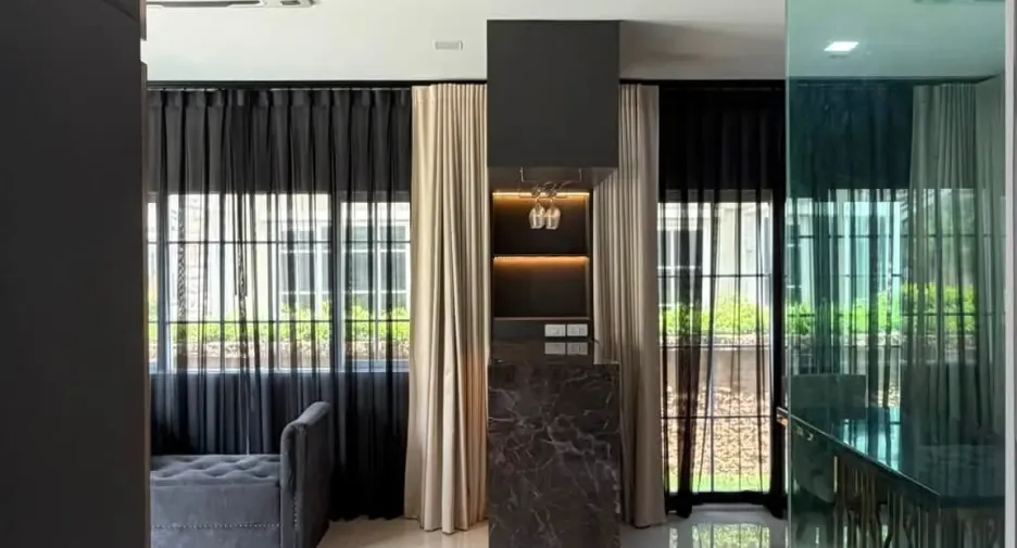 For sale 4 bedrooms house in Bang Khae, Bangkok