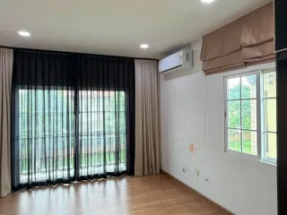 Casa en venta de 4 habitaciones en Bang Khae, Bangkok