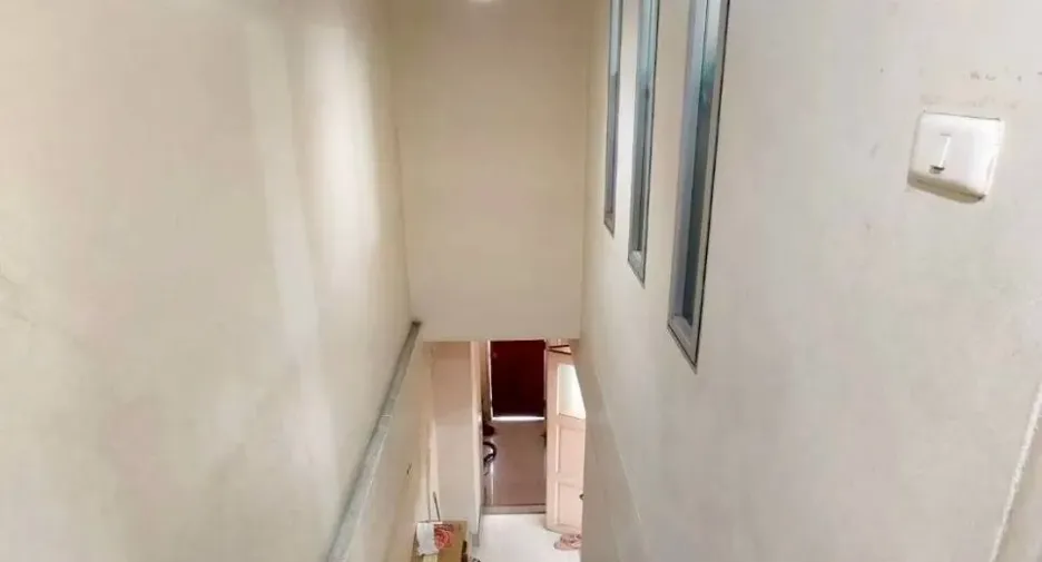 For sale and for rent 8 bedrooms retail Space in Wang Thonglang, Bangkok