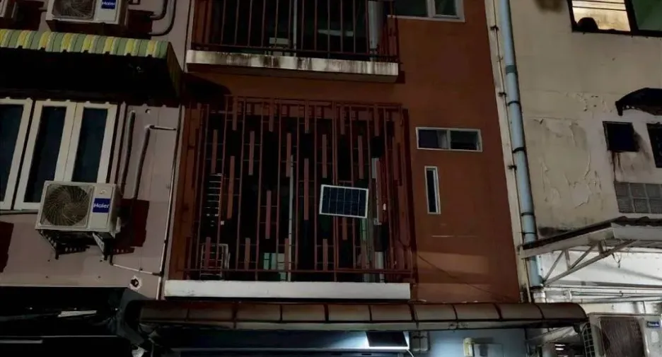 For sale and for rent 8 bedrooms retail Space in Wang Thonglang, Bangkok
