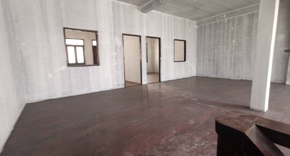 Gewerbefläche zum Kauf mit 4 Zimmer in Watthana, Bangkok