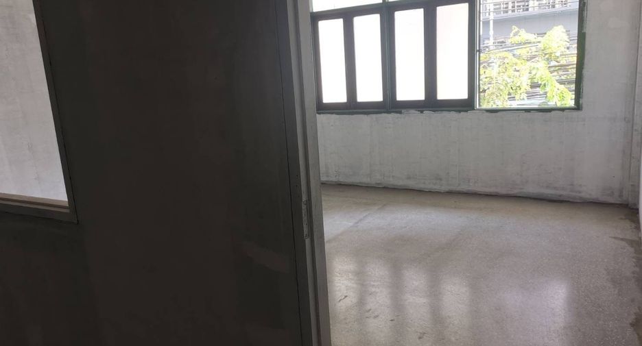 Gewerbefläche zum Kauf mit 4 Zimmer in Watthana, Bangkok