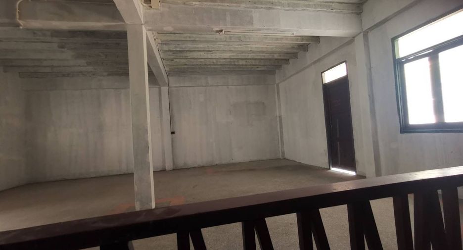 Gewerbefläche zum Kauf mit 4 Zimmer in Watthana, Bangkok