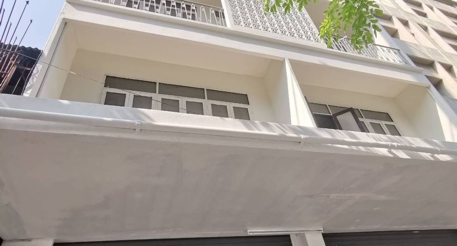 Gewerbefläche zum Kauf mit 4 Zimmer in Watthana, Bangkok