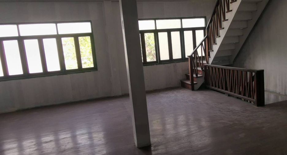 Gewerbefläche zum Kauf mit 4 Zimmer in Watthana, Bangkok