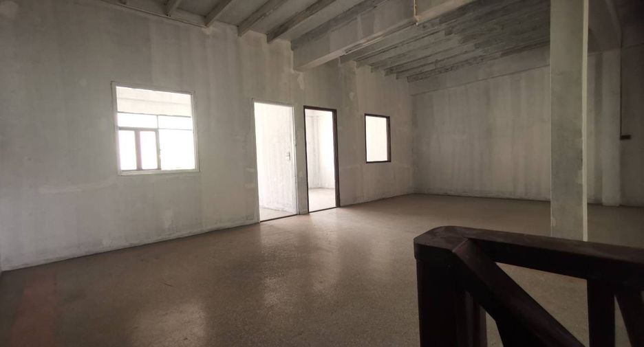 Gewerbefläche zum Kauf mit 4 Zimmer in Watthana, Bangkok