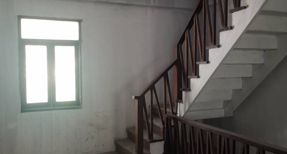 Gewerbefläche zum Kauf mit 4 Zimmer in Watthana, Bangkok