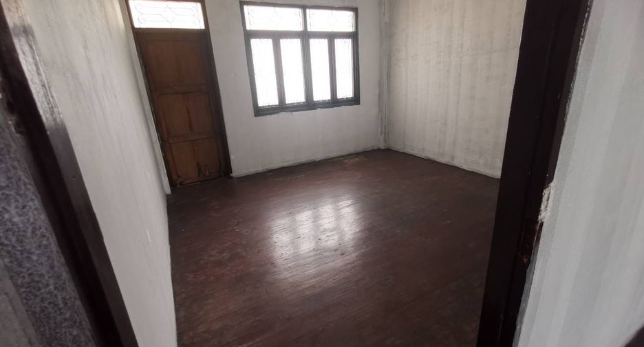 Gewerbefläche zum Kauf mit 4 Zimmer in Watthana, Bangkok