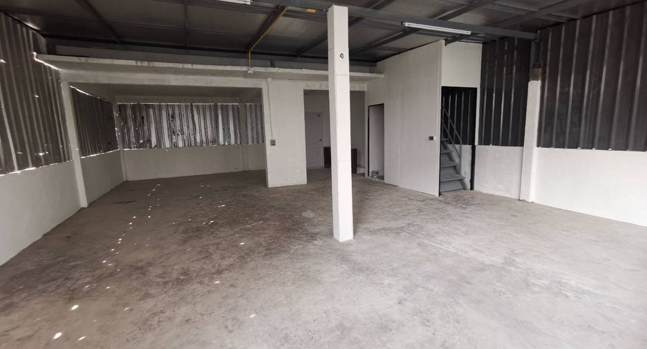 Gewerbefläche zum Kauf mit 4 Zimmer in Watthana, Bangkok