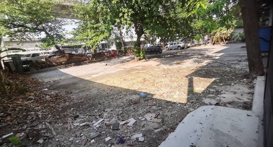 Gewerbefläche zum Kauf mit 4 Zimmer in Watthana, Bangkok