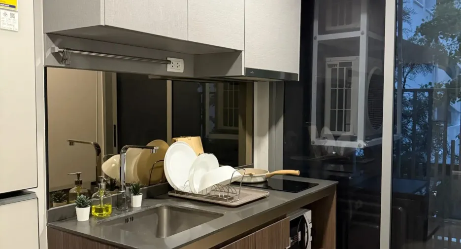 For rent 1 bed condo in Watthana, Bangkok
