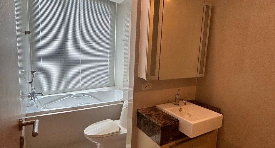 For sale 2 bedrooms condo in Khlong Toei, Bangkok