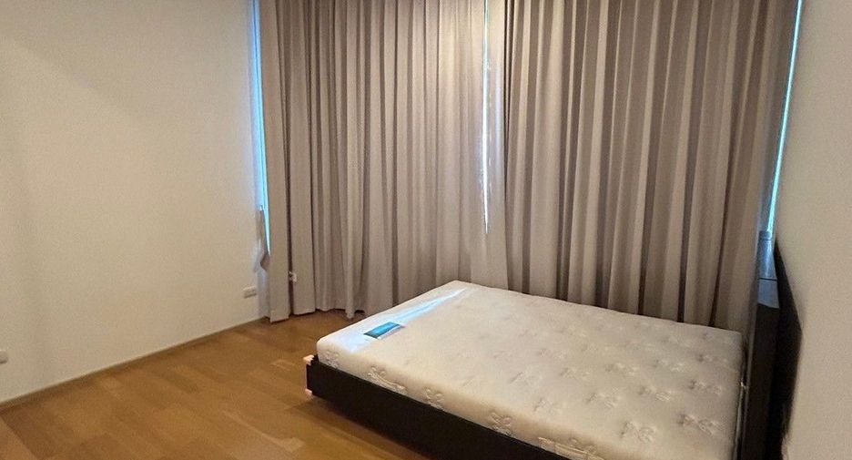 For sale 2 bedrooms condo in Khlong Toei, Bangkok