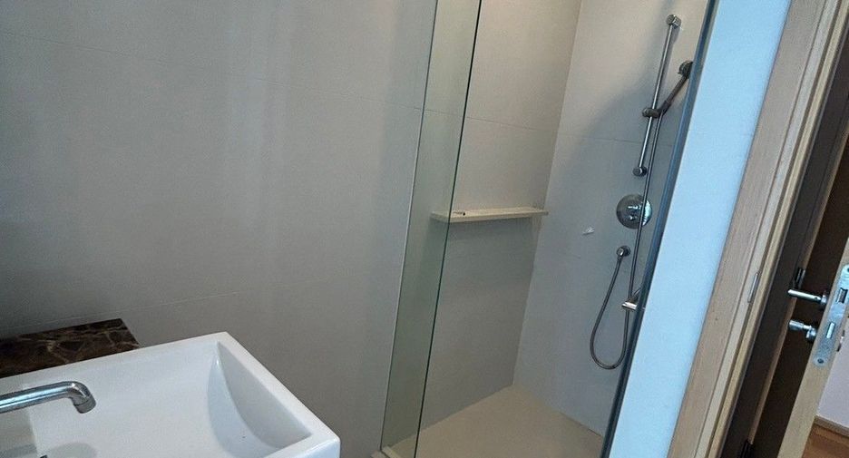 For sale 2 bedrooms condo in Khlong Toei, Bangkok