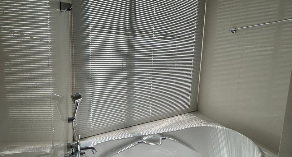 For sale 2 bedrooms condo in Khlong Toei, Bangkok