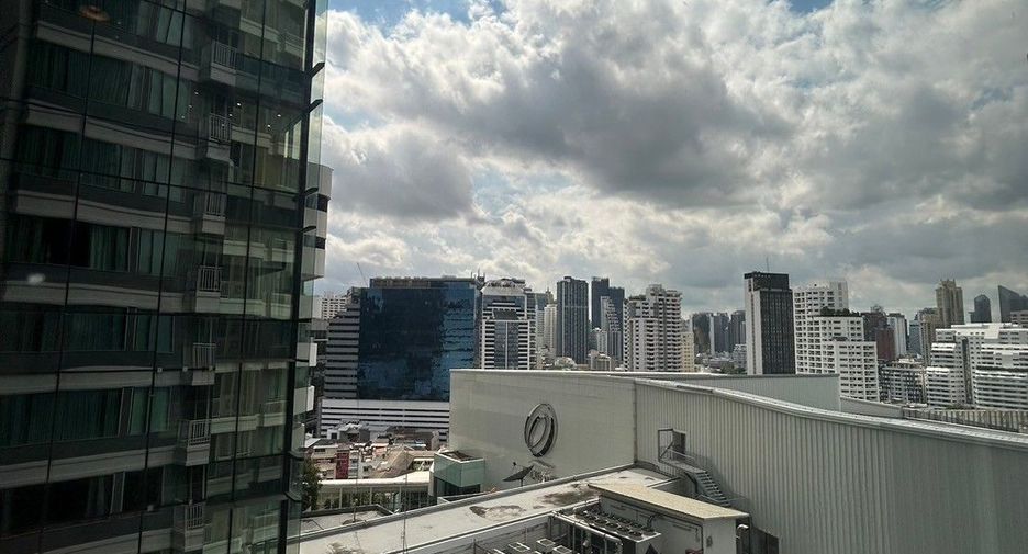 For sale 2 bedrooms condo in Khlong Toei, Bangkok