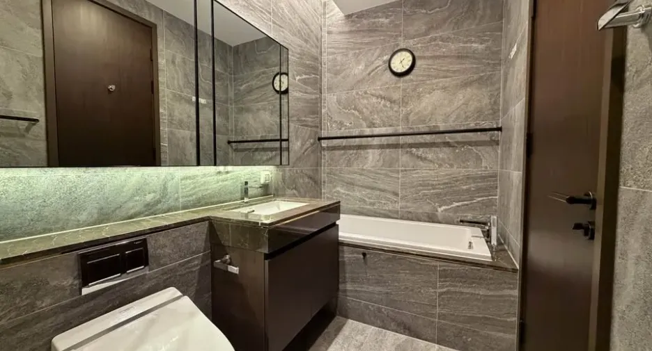 For rent 1 bed condo in Khlong Toei, Bangkok