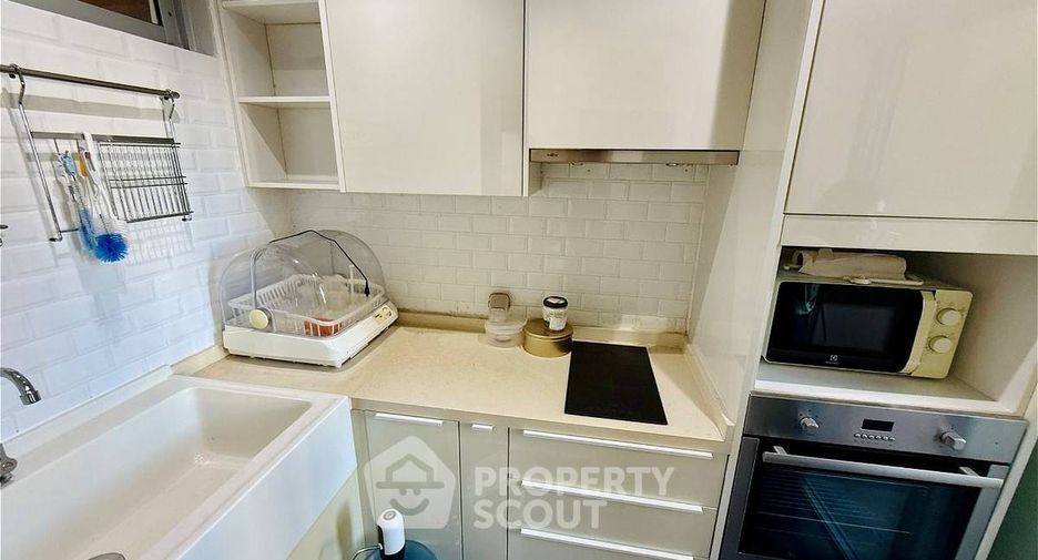 For sale 2 ベッドルーム condo in Khlong Toei, Bangkok