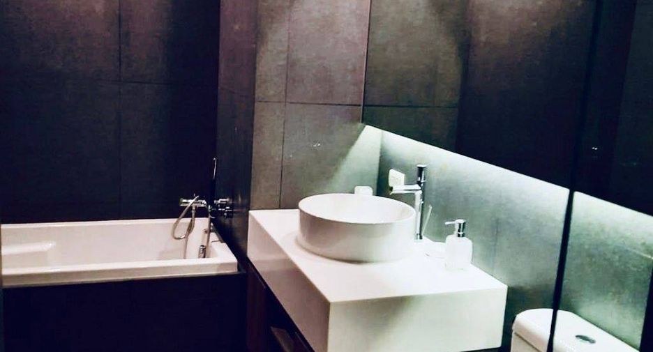 For sale 2 bedrooms condo in Khlong Toei, Bangkok
