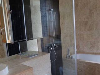 Condo en venta de 2 habitaciones en Yan Nawa, Bangkok