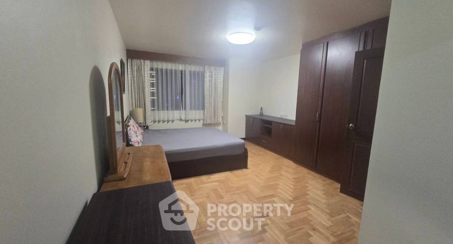For rent 3 bedrooms condo in Watthana, Bangkok