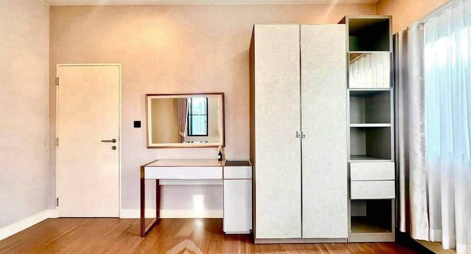 For rent 4 bedrooms house in Bang Kapi, Bangkok