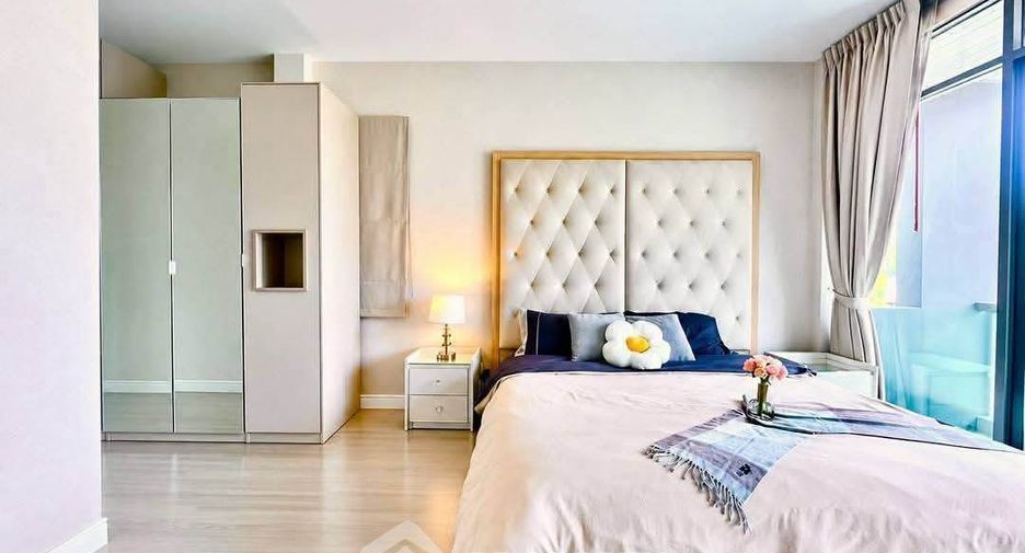 For rent 4 bedrooms house in Bang Kapi, Bangkok
