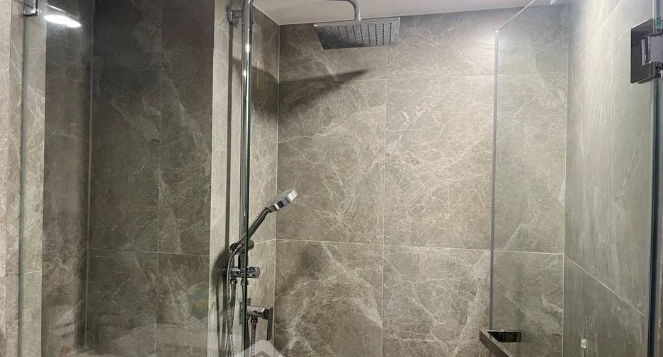 À louer et à vendre 1 chambre condo à Huai Khwang, Bangkok