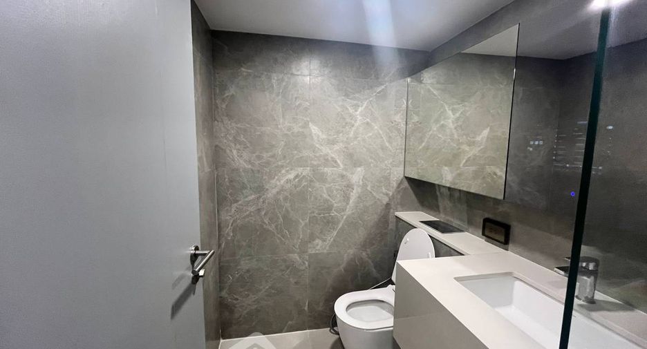 À louer et à vendre 1 chambre condo à Huai Khwang, Bangkok
