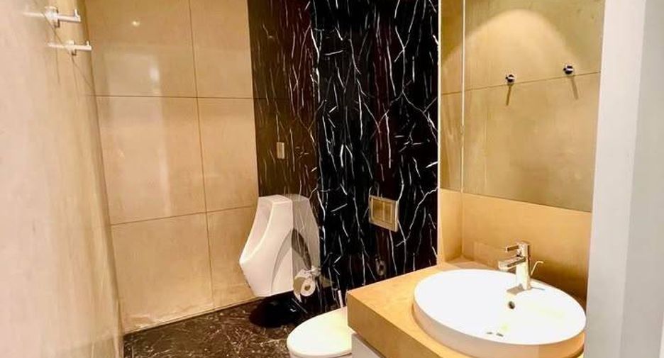 Condo en venta de 3 habitaciones en Sathon, Bangkok