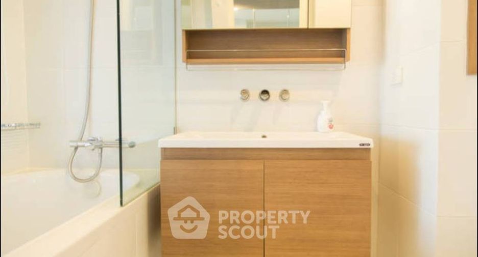 Condo en venta de 2 habitaciones en Khlong Toei, Bangkok