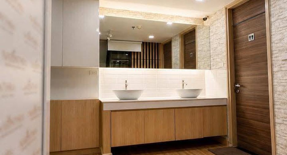 For sale 5 bedrooms condo in Yan Nawa, Bangkok
