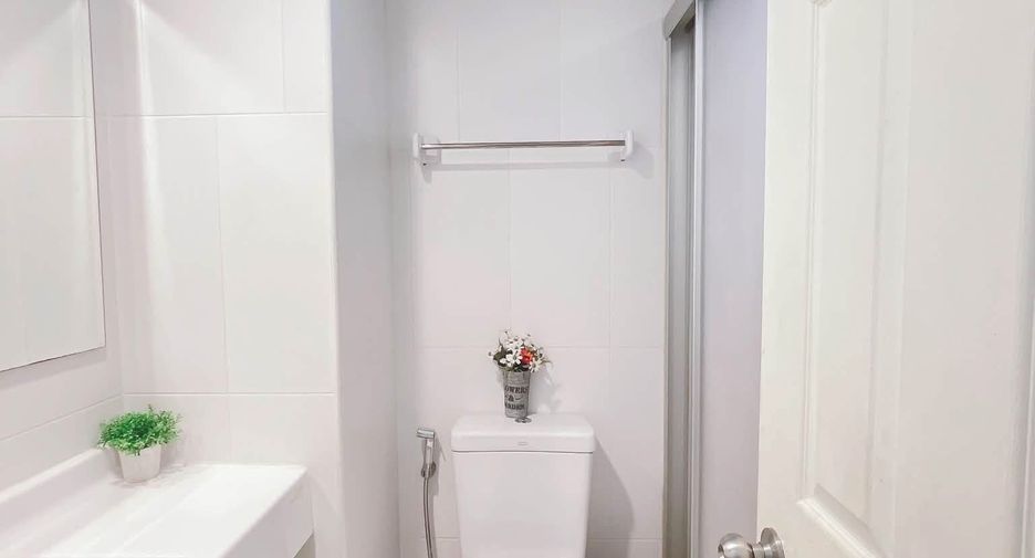Condo en alquiler de 1 habitaciones en Huai Khwang, Bangkok