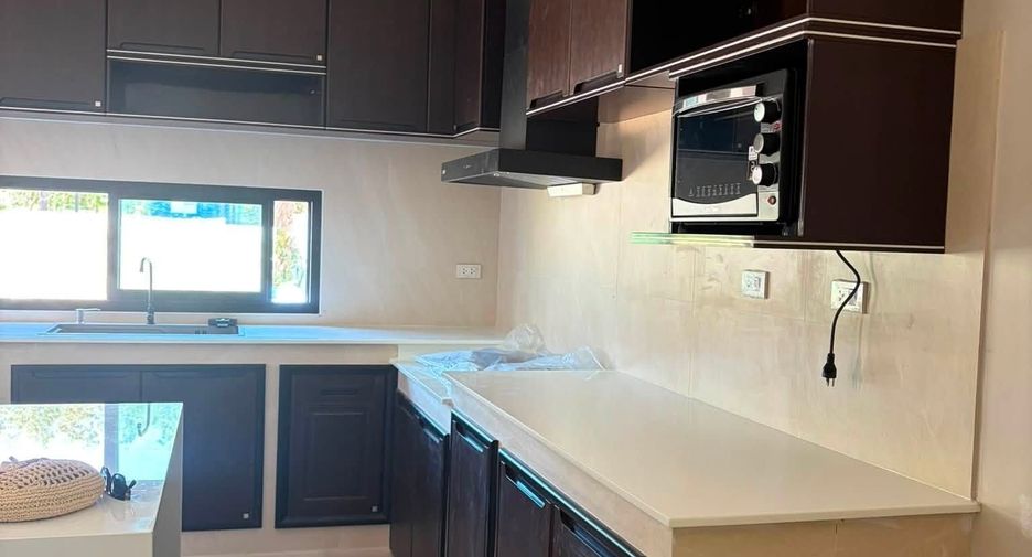 For sale 11 bedrooms hotel in Ko Lanta, Krabi
