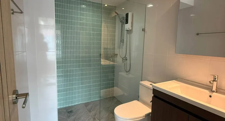 Продажа и аренда 1 кровать кондо в Кхлонг Сан, Бангкок