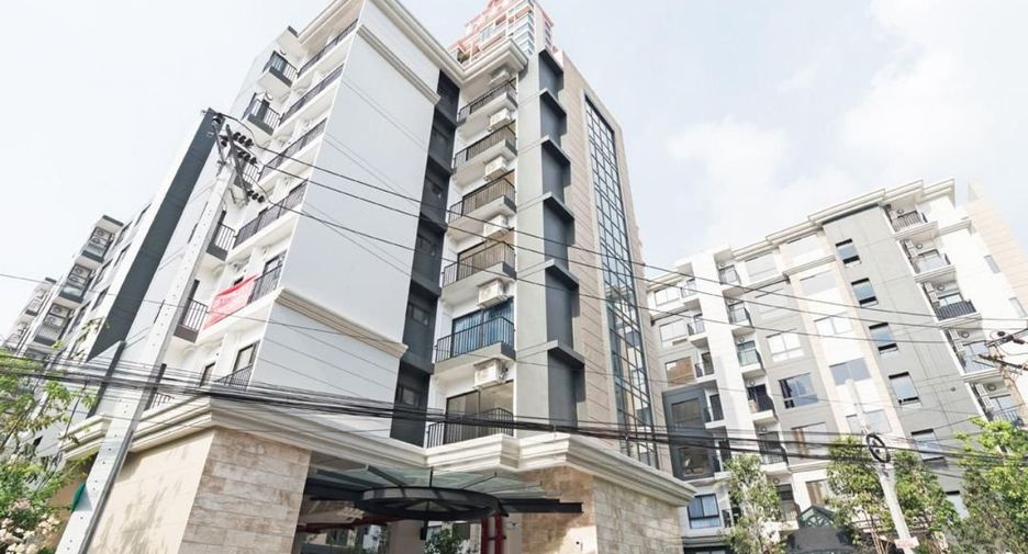 For rent studio condo in Khlong Toei, Bangkok