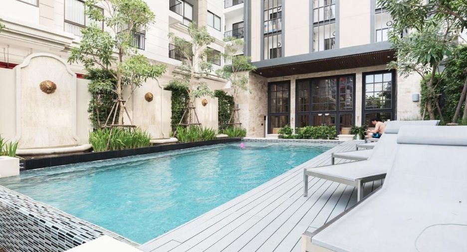 For rent studio condo in Khlong Toei, Bangkok