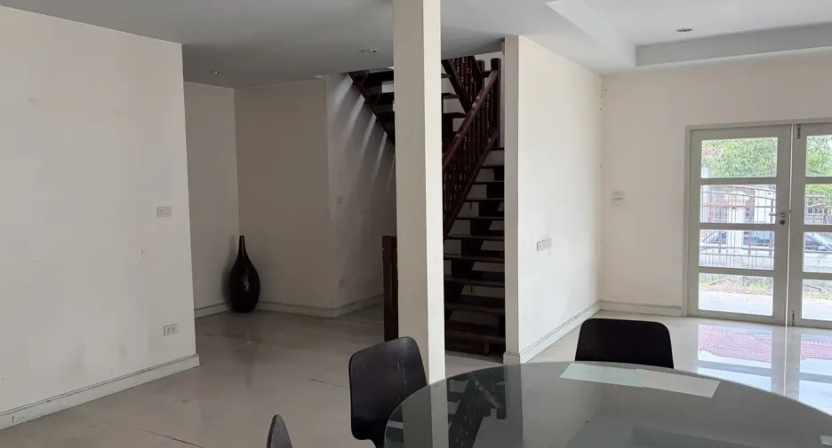 For sale 4 bedrooms house in Sai Mai, Bangkok