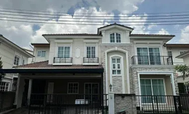 For rent 4 bedrooms townhouse in Bueng Kum, Bangkok