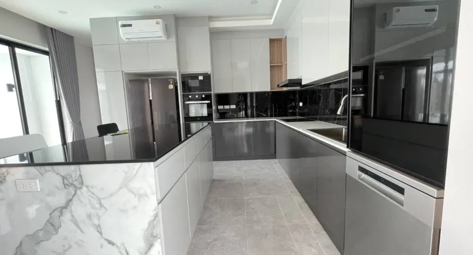À louer 4 chambres villa à Hua Hin, Prachuap Khiri Khan