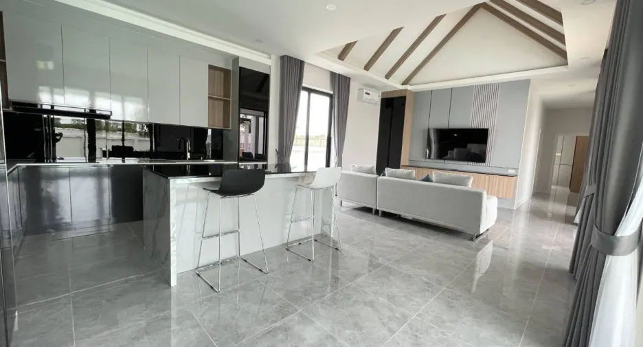 À louer 4 chambres villa à Hua Hin, Prachuap Khiri Khan