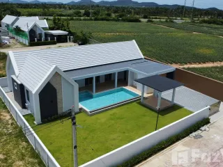 À louer 4 chambres villa à Hua Hin, Prachuap Khiri Khan