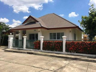 For rent 3 bedrooms house in San Kamphaeng, Chiang Mai
